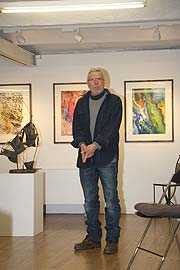 Künstler Marc Völker im "Kuhaus"   @„Kunst-Wochenende auf dem Lande“ - Präsentation der Kunstwirte 2020 @„Kunst-Wochenende auf dem Lande“ - Präsentation der Kunstwirte 2020 im Hotel Alpenhof und weiteren Lokalitäten in Murnau am 07.03.2020 {©oto: Martin Schmitz)